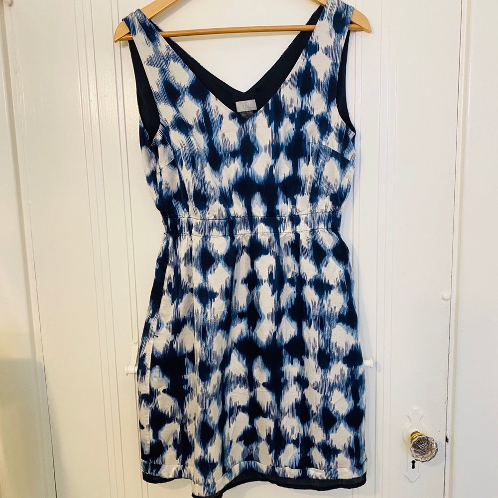 H&Mdouble v-neck dress with pockets!